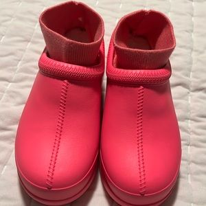 Pink Ugg Tasman X with removable socks - waterproof